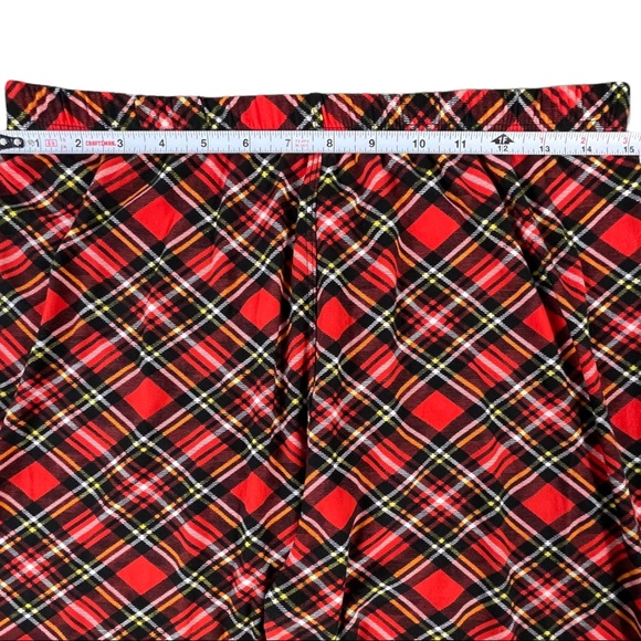 Plus size red, black, white, & yellow soft plaid Christmas colored leggings EUC - Picture 8 of 11